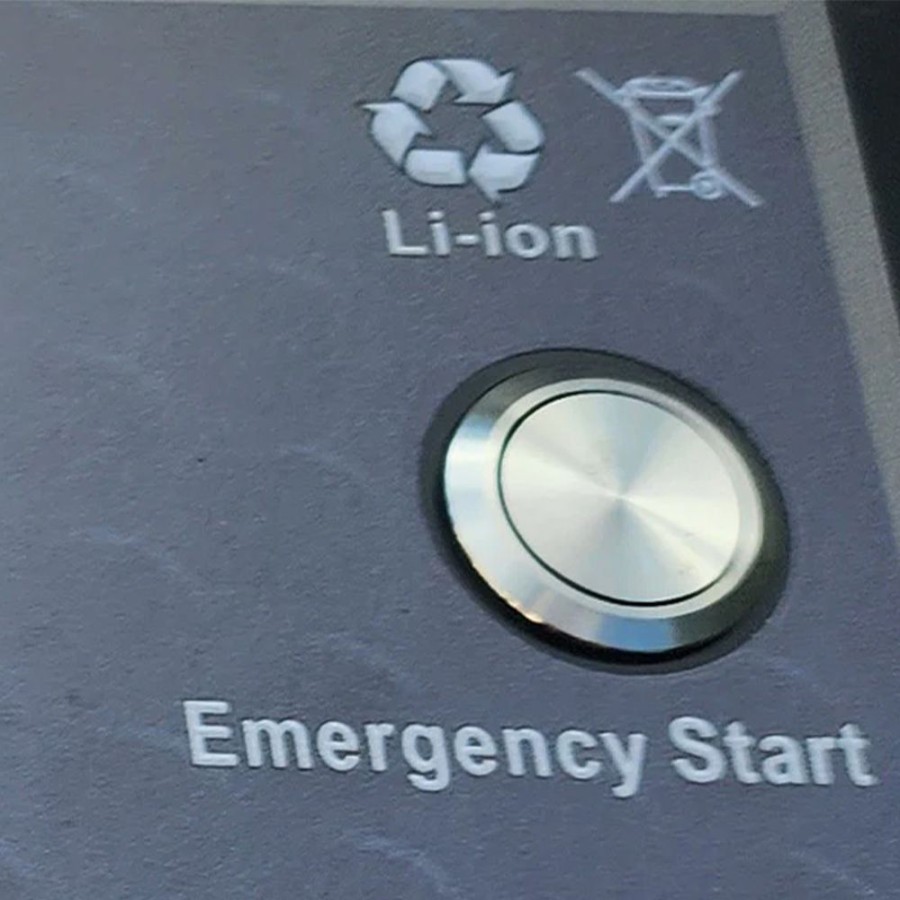 Marine Powerhouse Lithium | Powerhouse Lithium Cranking Battery 12V 105Ah With Emergency Start
