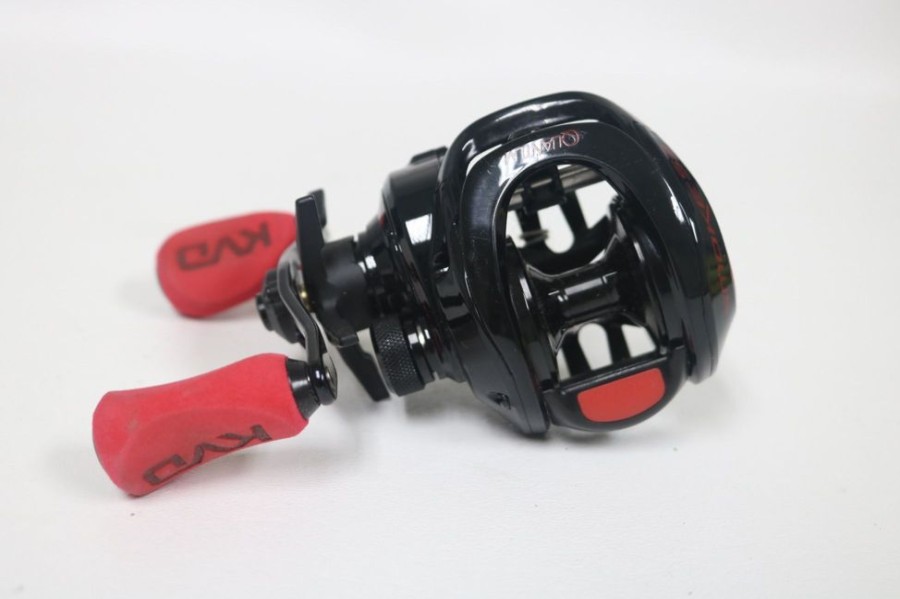 Used Quantum Casting Reels | Quantum Smokes3 7.3:1 Casting Reel -- Used - Very Good Condition- American Legacy Fishing, G Loomis Superstore